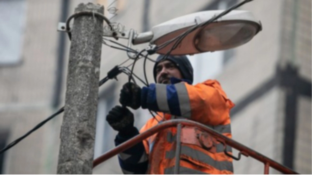 Emergency power outages introduced in Kyiv: energy system unable to cope with load