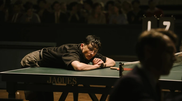 Марті Супрім: чи варто дивитися новий фільм Джоша Сафді з Тімоті Шаламе