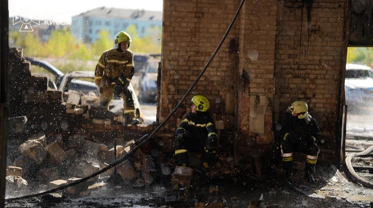 Росіяни вдень вдарили по складах у Києві: з початку доби у місті вже 5 загиблих