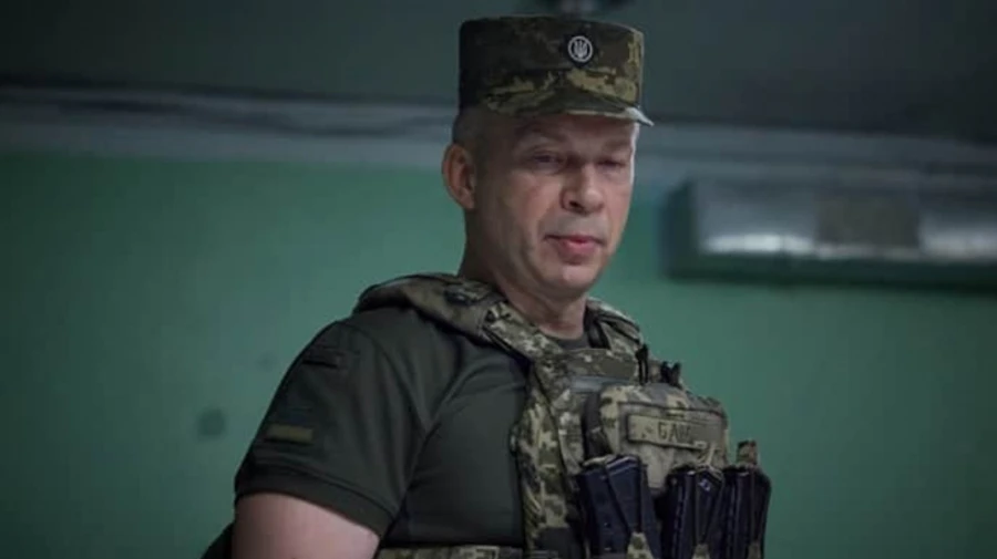 Ukraine's commander-in-chief briefs EU military committee chairman on situation at front line