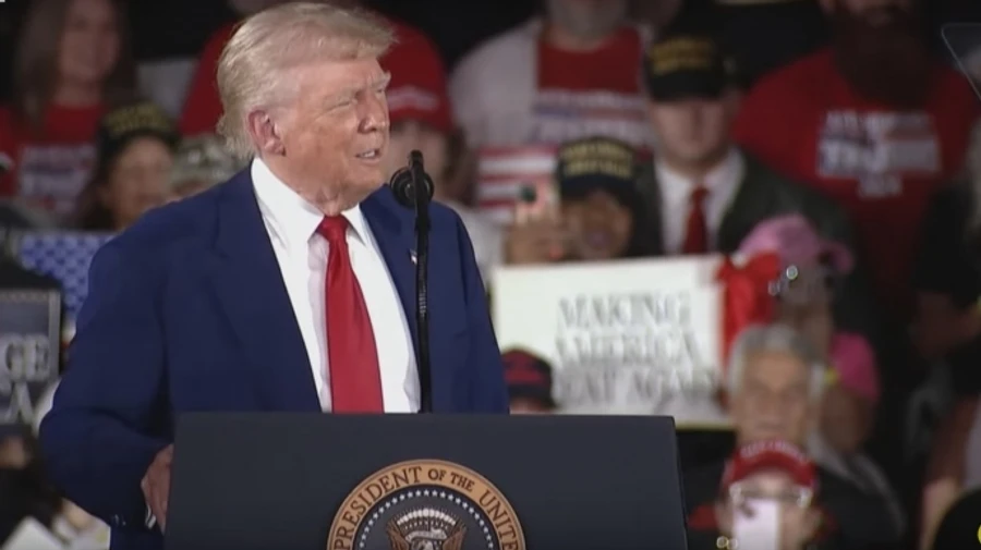 100 дней на посту: Трамп похвастался изгнанием мигрантов и тарифами против Китая