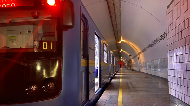 Киянам нагадують: з 26 березня метро працюватиме на годину довше