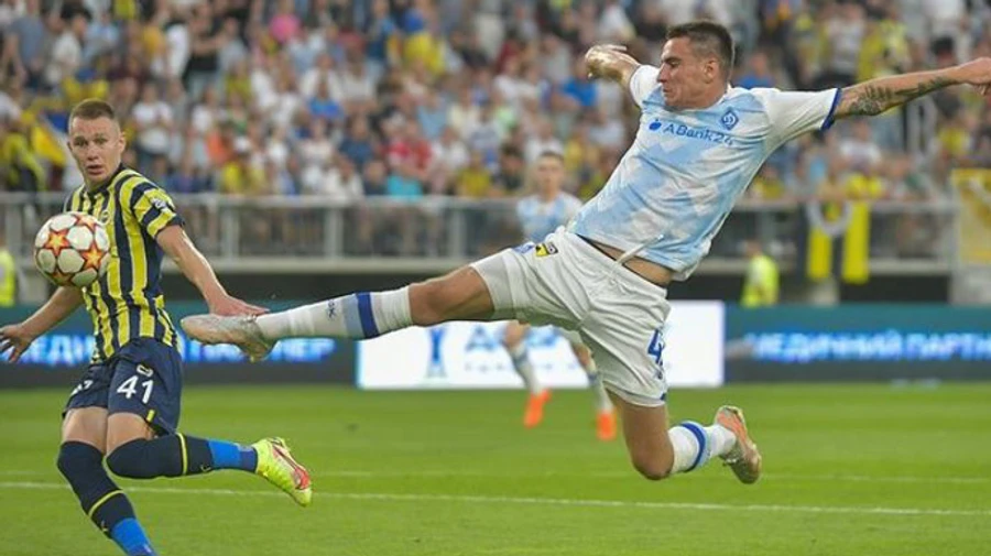 Динамо победило Фенербахче и вышло в третий раунд квалификации ЛЧ