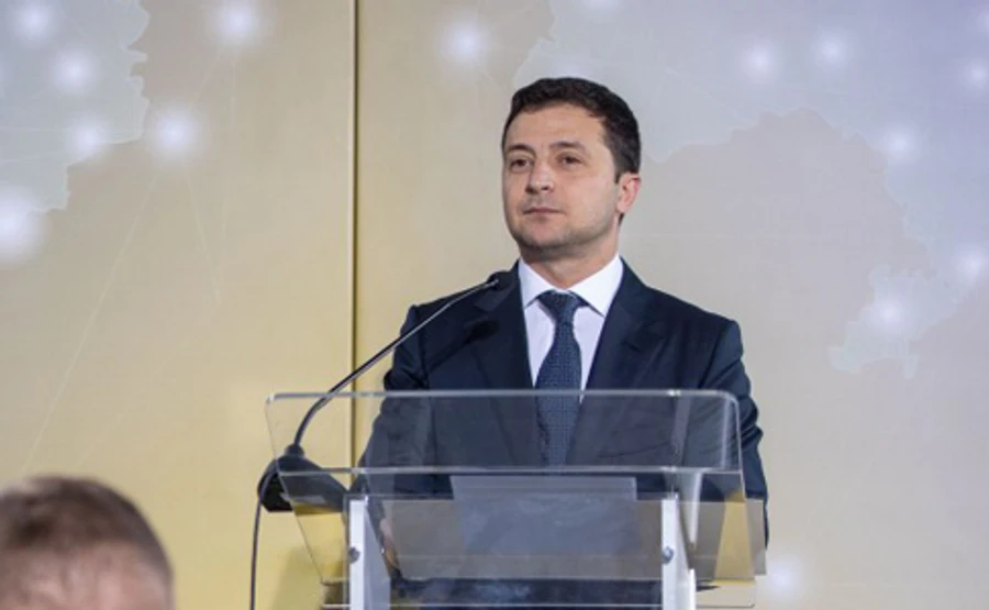 Зеленський розповів, як хоче повертати Донбас та Крим