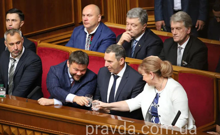 Перше засідання нової Ради може затягнутись до ночі