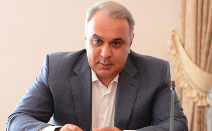 Суд опублікував позов Жванії про заборону Порошенку виїжджати за кордон після виборів