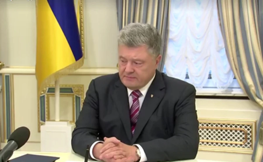 Порошенко прокоментував жахливе вбивство студентів у Керчі