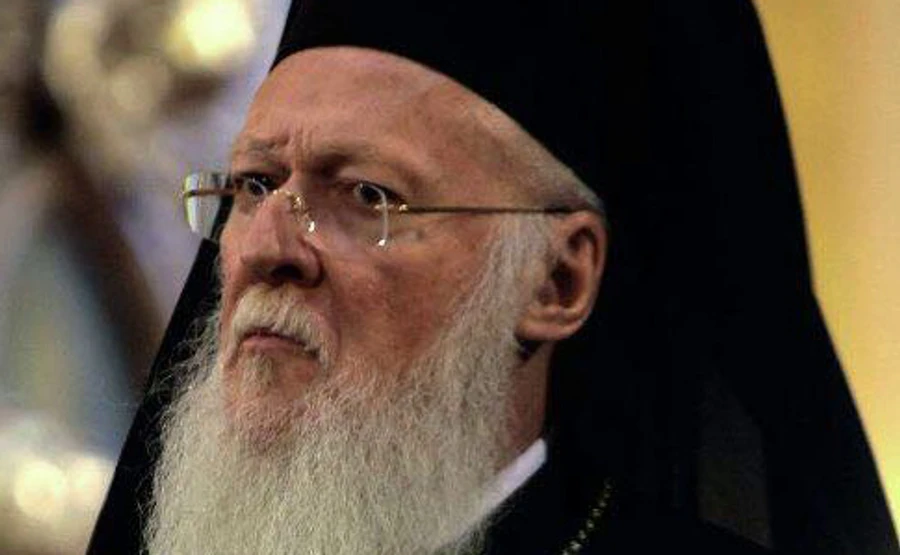 Синод зняв анафему з Філарета і Макарія й визнав їх канонічними