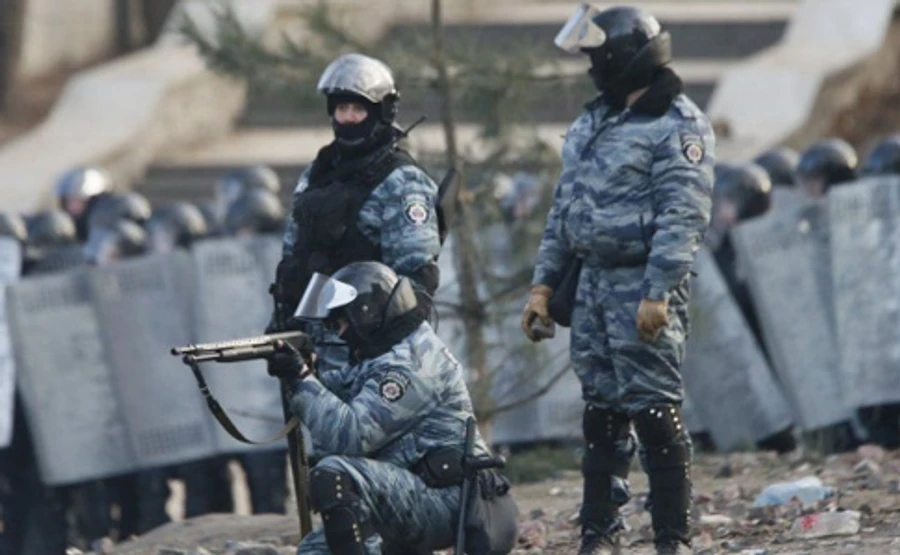 Экс-беркутовец: патроны со свинцовыми пулями привозили спецмашины