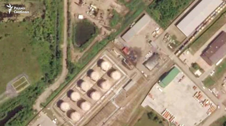 Появились снимки последствий удара украинских беспилотников по нефтебазе в Адыгее РФ