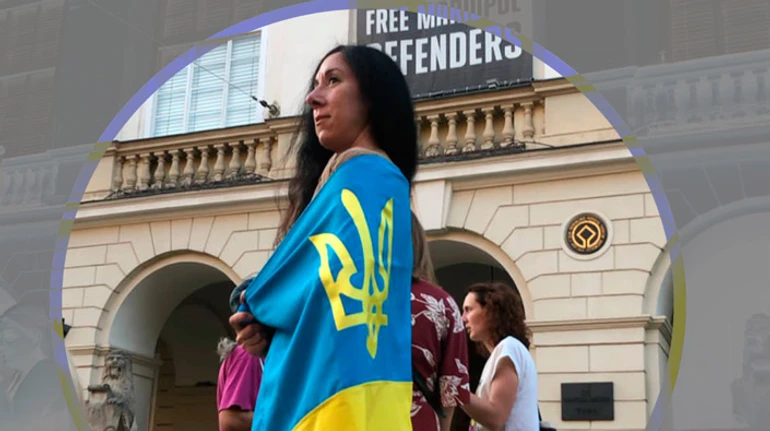 Милиці були моєю зброєю: історія жінки, яка бачила бої та окупацію Маріуполя з лікарняної палати