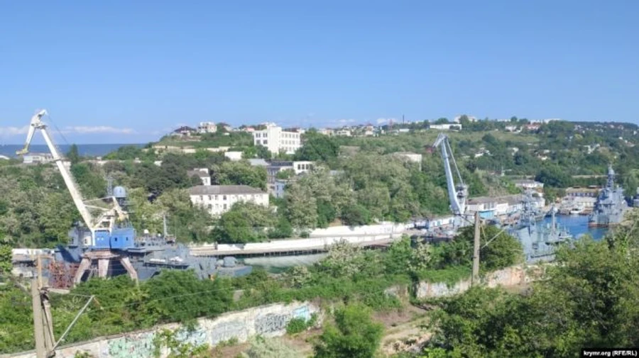 В Севастополе на ремонте стоят сразу три больших десантных корабля РФ – СМИ