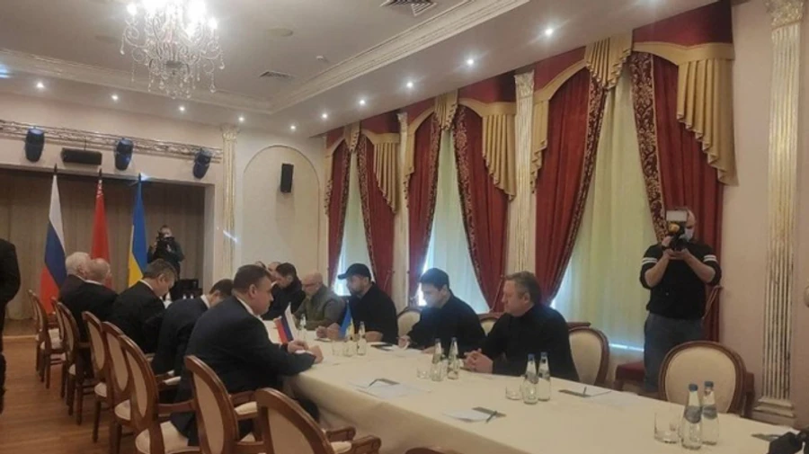 Переговори України і Росії тривають - ОП