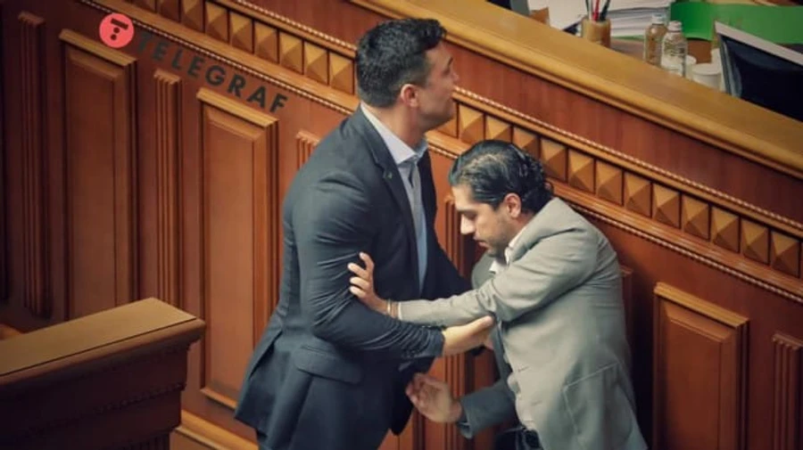 Головні новини четверга і ночі: бійка в Раді, сварка в ОП