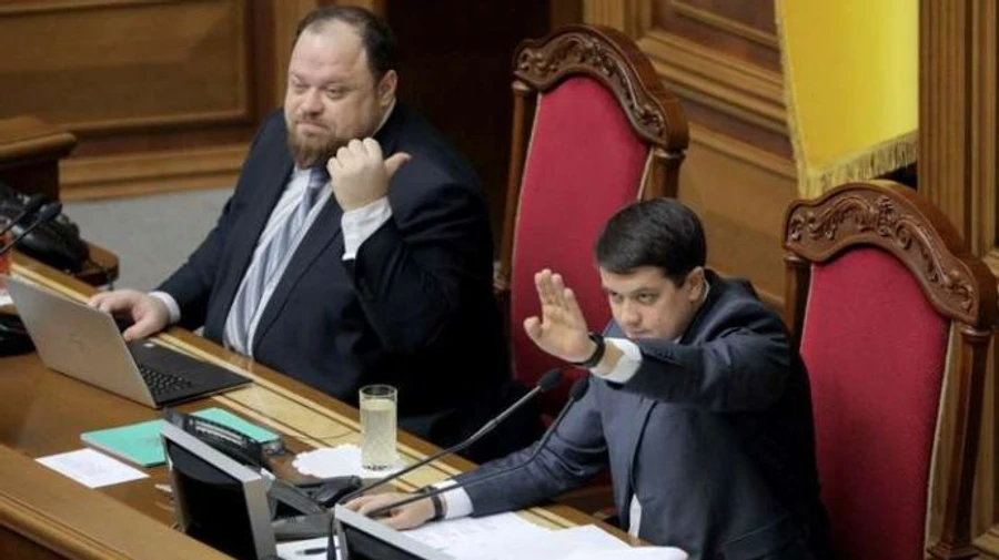 Раду збирають на середу: антиколомойський закон, поновлення роботи, Кабмін