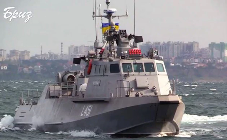 В море успешно проходят испытания новые десантно-штурмовые катера Кентавр
