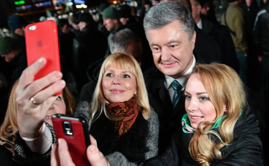 Порошенко не удалось отделить работу от агитации – ОПОРА