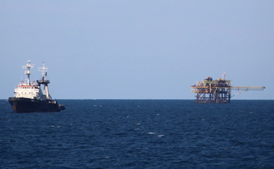 РФ веде незаконну діяльність на захоплених біля Криму бурових - ДПСУ