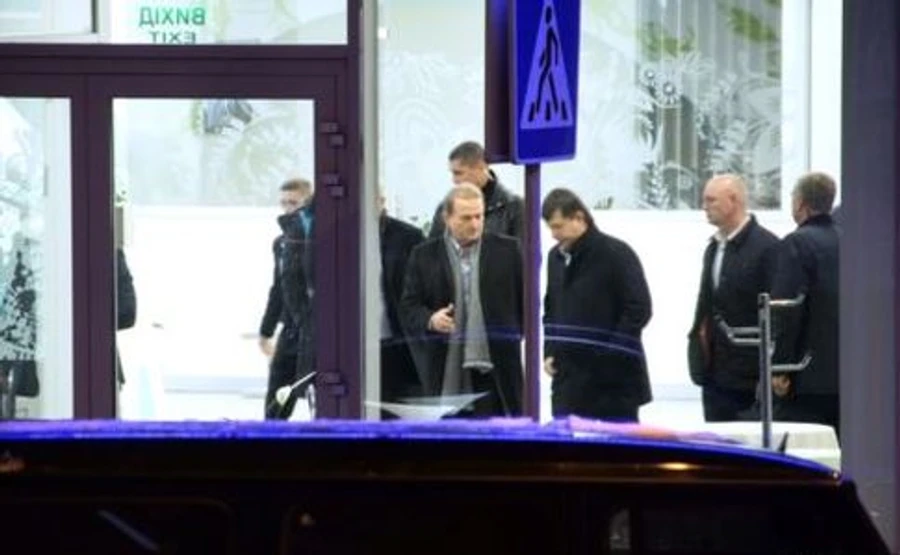 Державіаслужба пояснила, чому Медведчук безпосередньо літає в РФ