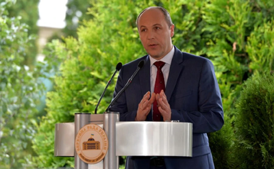 Парубий анонсировал изменения, которые не дадут депутатам сбегать из Украины