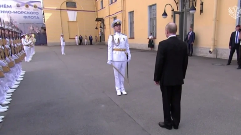 Russia cancels Navy Day parade for first time, Putin visits St Petersburg anyway – video