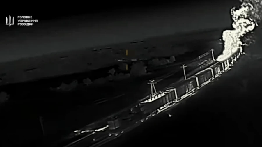 Ukrainian Defence Intelligence strikes Russian fuel train in Zaporizhzhia Oblast – video