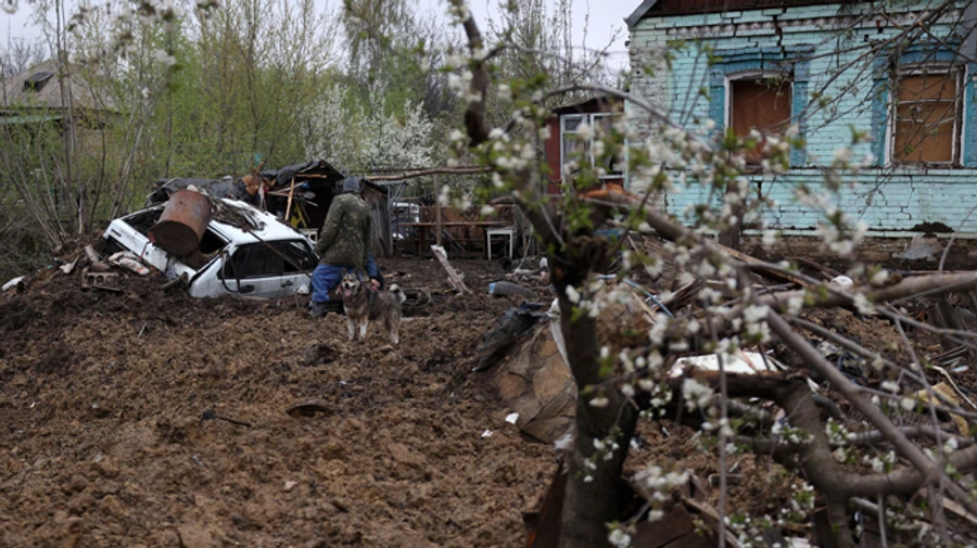 Russian invaders hit village of Kozatske in Kherson Oblast in evening, killing man