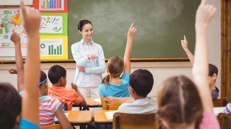 Школа в умовах війни: як отримувати українську освіту з-за кордону і що треба знати про новий навчальний рік