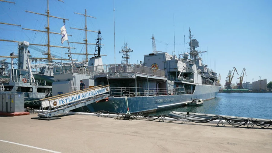 Флагман Гетман Сагайдачный будет выведен из состава ВМС Украины, но через 10 лет
