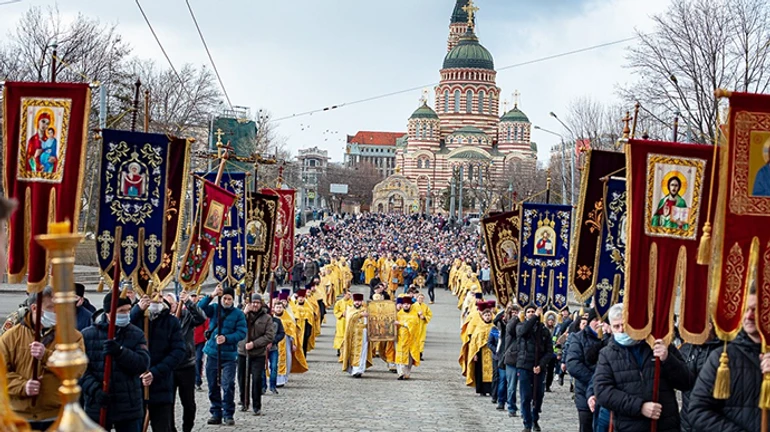 УПЦ МП провела в ряді міст кількатисячні заходи попри пандемію