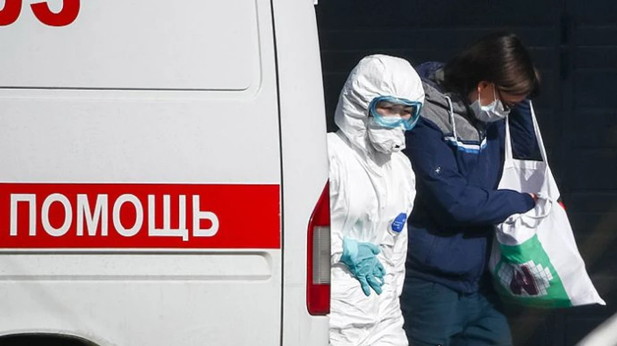 У Росії другий день поспіль фіксують майже 20 тисяч хворих на COVID-19