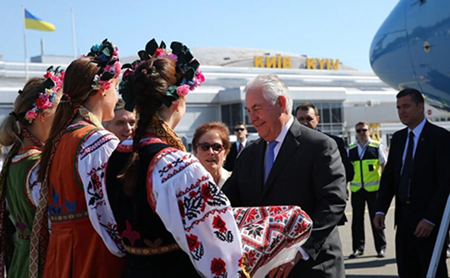 Тиллерсон прибыл в Киев