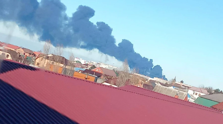 In the Russian Federation, explosions rang out at the Novoshakhty Refinery: a column of smoke is rising