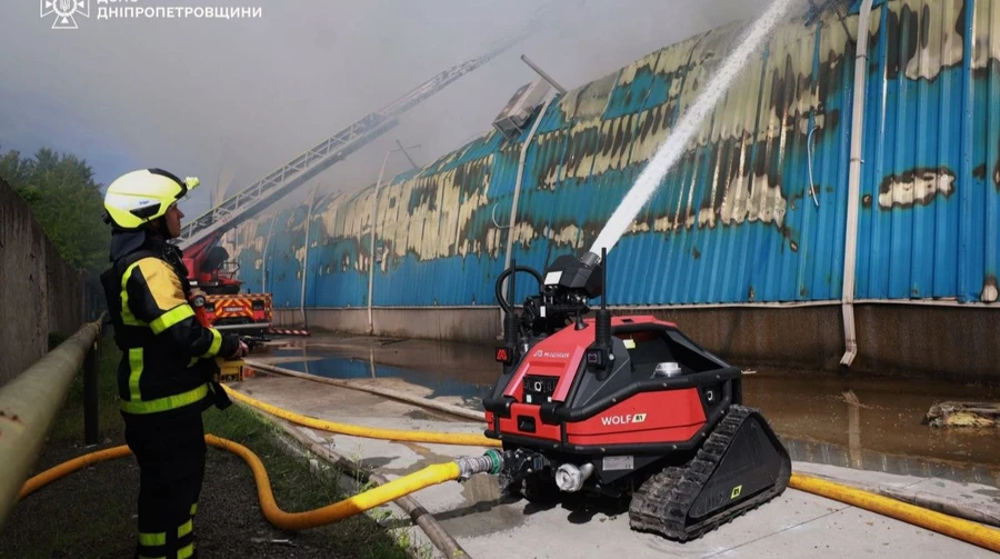 Russian strike sparks fire that destroys business warehouses in Dnipro