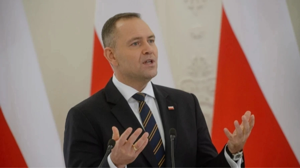 Навроцький поки не вирішив, чи позбавляти Зеленського ордена