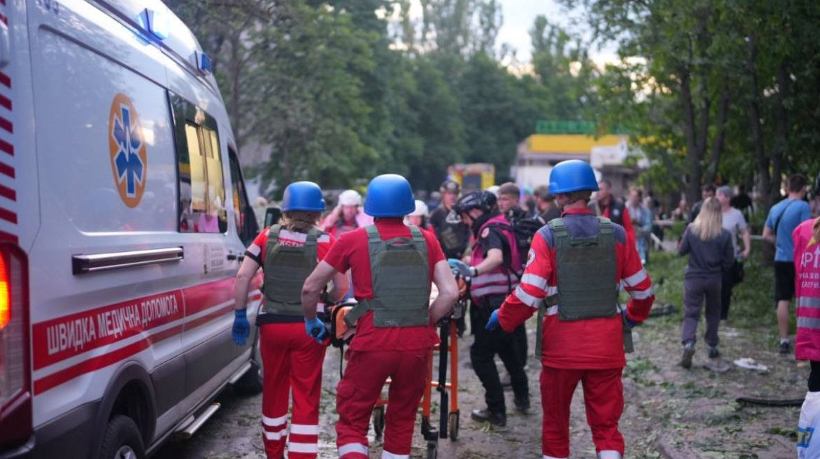 Russian forces hit vehicle in Zaporizhzhia with drone: 2 people injured