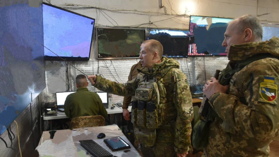 Сирський назвав ситуацію на Сході складною: росіяни наступають по всьому фронту