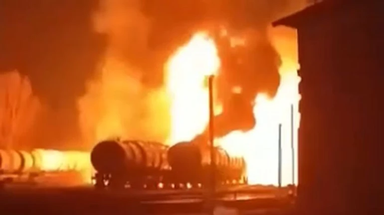 У Донецьку палають цистерни з пальним: окупанти скаржаться на прильоти