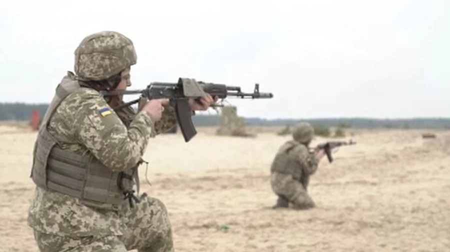 Якщо дружина служить в ЗСУ: прикордонники роз’яснили правила перетину кордону їхніми чоловіками