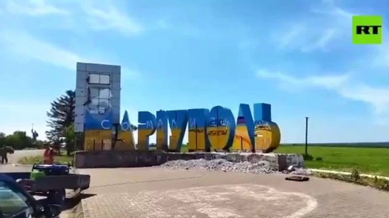 Оккупанты деукраинизируют стелу с надписью Маріуполь