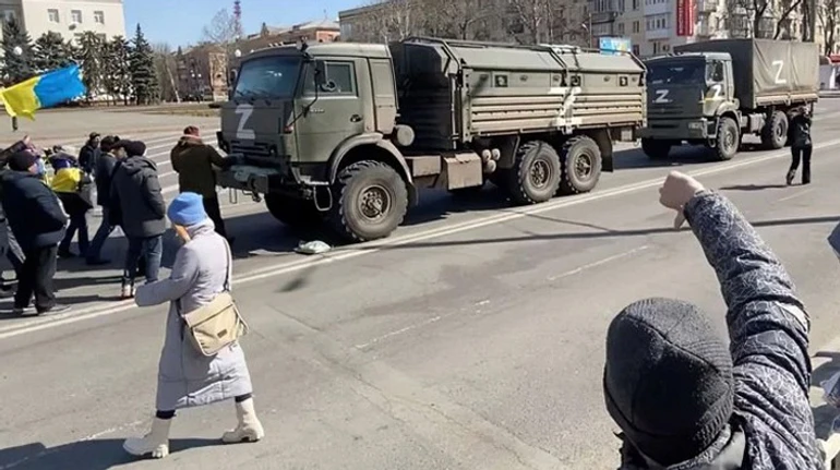 Тонкая грань между коллаборационизмом и выживанием. Как быть бизнесу на оккупированных территориях