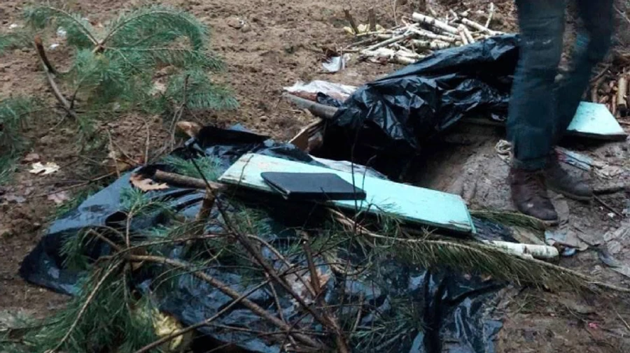 Місяць прожив у землянці в лісі: на Рівненщині затримали можливого корегувальника