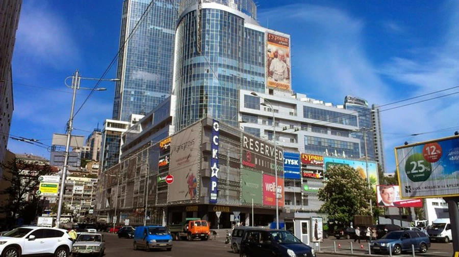 Карантин: у Києві працював Гулівер, а 5 елемент був зачинений