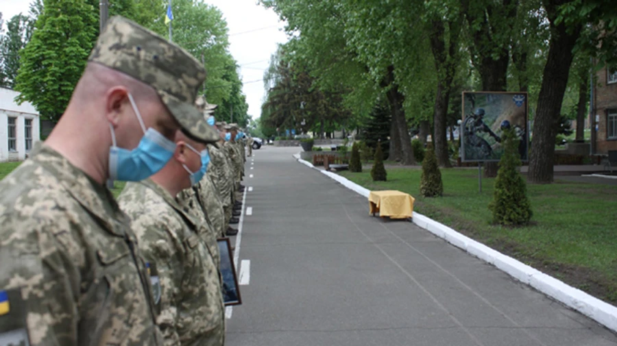 На території військової частини знайшли мертвого військовослужбовця