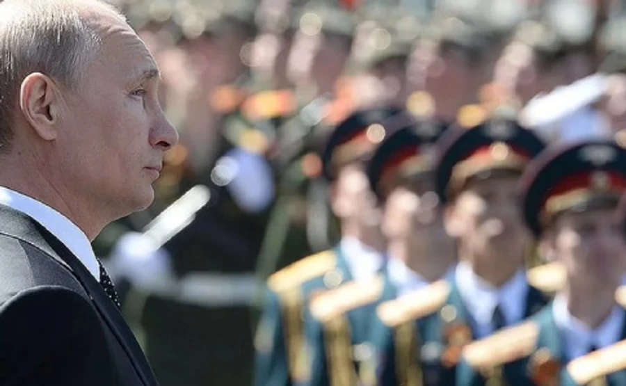 Коронапоправка: у Путіна задумались над перенесенням параду 9 травня