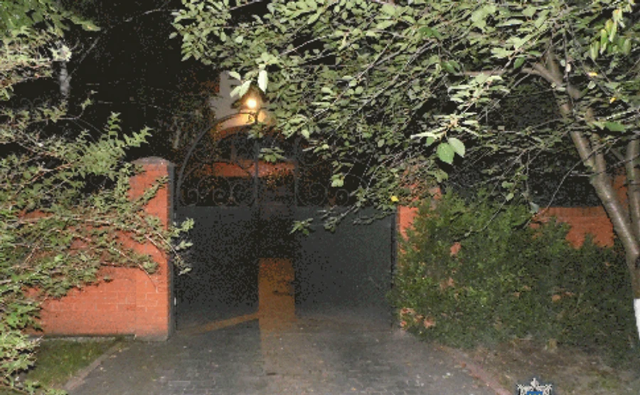 У Рівному невідомий кинув у будинок гранату