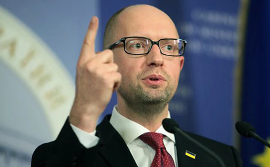 Яценюк побачив слід Кремля і олігархів за заявами про перевибори