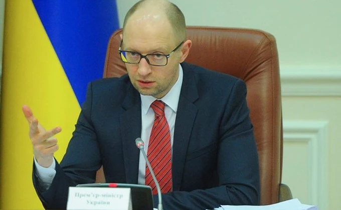 Яценюк: Ми зробили багато помилок. Перестаньте лякати відставкою