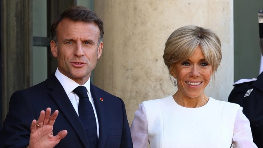 Подружжя Макронів надасть суду наукові докази, що перша леді – жінка