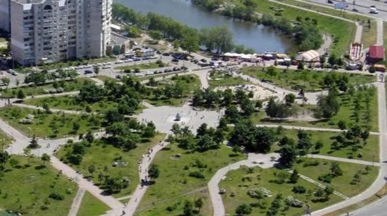 Фіктивний ремонт парку: службовцям Київзеленбуду вручили підозри